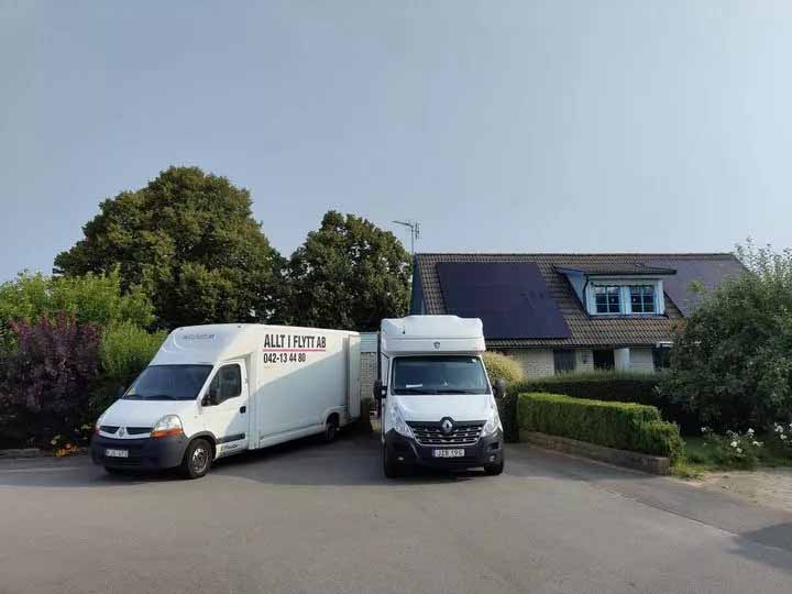 Allt i Flytt flyttfirma Helsingborg o deras flyttbilar